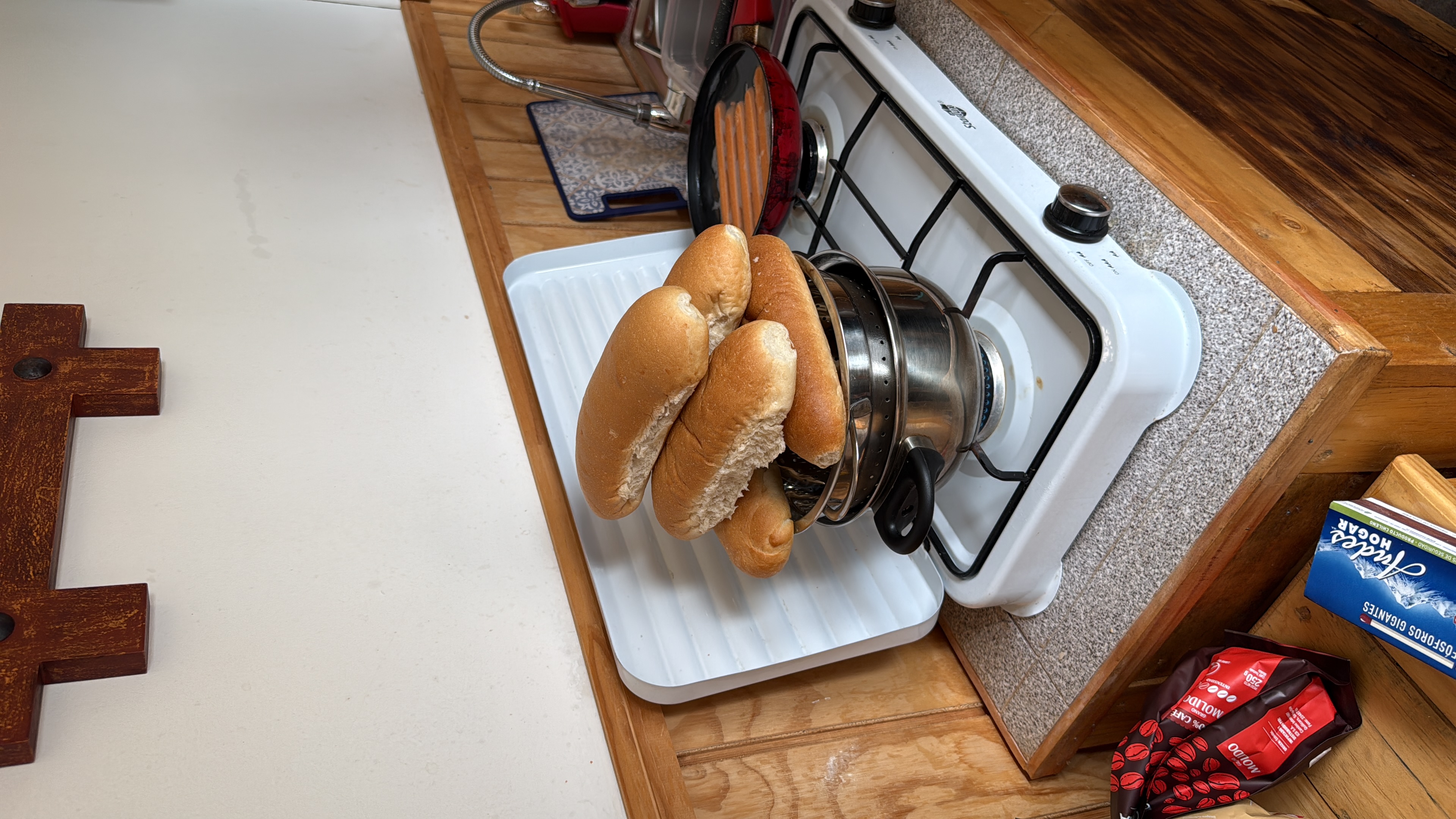 Stilecht werden die Brötchen weich gedampft